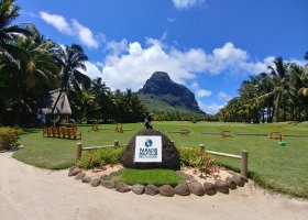 Paradis Beachcomber Golf Resort & Spa